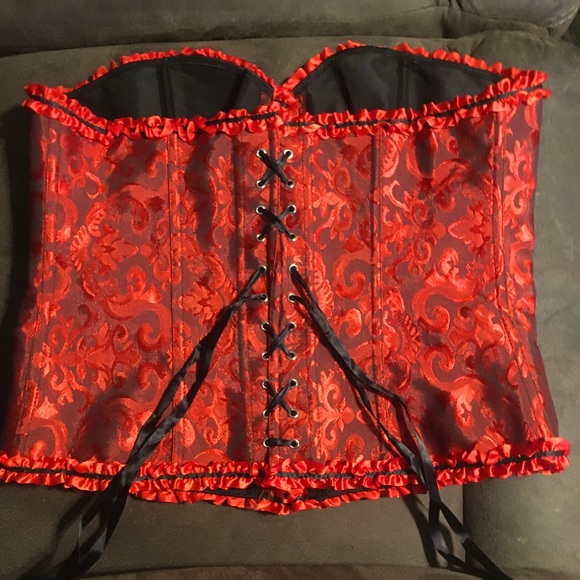 Red and Black Boned-Corset - Picture 2 of 2